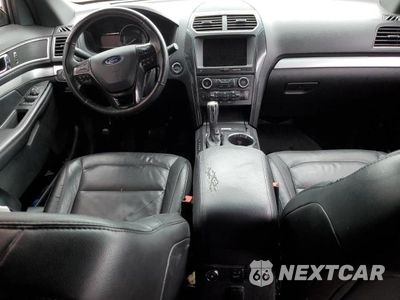 Zdjęcie 8 z 12 samochodu: 2017 FORD EXPLORER XLT VIN:1FM5K7D8XHGB04177 - miniatura