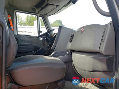 Piąte zdjęcie samochodu w środku: 2009 INTERNATIONAL PROSTAR PREMIUM VIN:2HSCUAPR99C089818 - miniatura