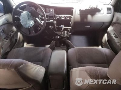 Zdjęcie 8 z 12 samochodu: 2004 TOYOTA TACOMA DOUBLE CAB VIN:5TEHN72N04Z393462 - miniatura