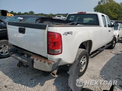 Trzecie zdjęcie samochodu z tyłu: 2011 GMC SIERRA K2500 HEAVY DUTY VIN:1GT22ZCGXBZ427233 - miniatura
