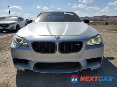 Piąte zdjęcie samochodu w środku: 2013 BMW M5 VIN:WBSFV9C58DD096751 - miniatura