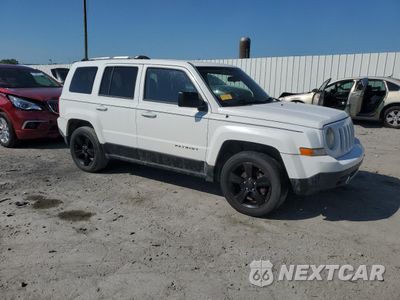 Czwarte zdjęcie samochodu z boku: 2012 JEEP PATRIOT LATITUDE VIN:1C4NJPFB2CD696572 - miniatura