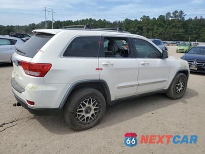 Trzecie zdjęcie samochodu z tyłu: 2012 JEEP GRAND CHEROKEE LAREDO VIN:1C4RJEAG6CC145981 - miniatura