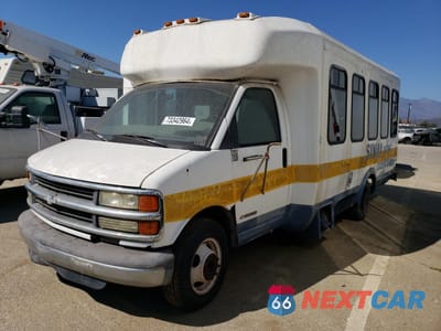 2001 CHEVROLET EXPRESS CUTAWAY G3500 1GBJG31G511165796 - główne zdjęcie licytacji z USA - miniatura