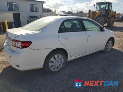 Trzecie zdjęcie samochodu z tyłu: 2012 TOYOTA COROLLA BASE VIN:2T1BU4EE5CC905210 - miniatura