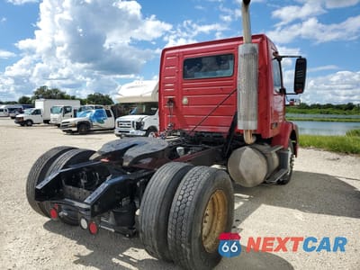 Czwarte zdjęcie samochodu z boku: 2005 VOLVO VN VNM VIN:4V4M19GF95N387577 - miniatura