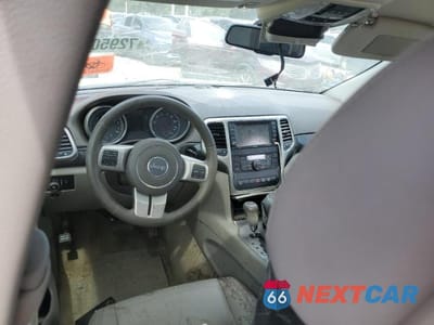 Zdjęcie 8 z 12 samochodu: 2012 JEEP GRAND CHEROKEE LAREDO VIN:1C4RJEAG6CC145981 - miniatura