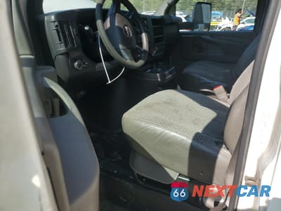 Zdjęcie 8 z 12 samochodu: 2013 GMC SAVANA CUTAWAY G3500 VIN:1GD072CA4D1140916 - miniatura