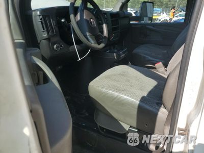 Zdjęcie 8 z 12 samochodu: 2013 GMC SAVANA CUTAWAY G3500 VIN:1GD072CA4D1140916 - miniatura