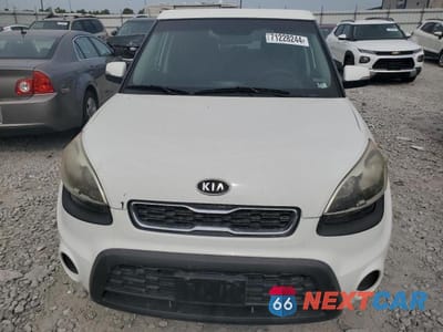 Piąte zdjęcie samochodu w środku: 2012 KIA SOUL + VIN:KNDJT2A67C7474369 - miniatura