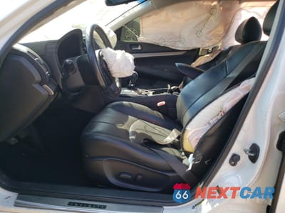 Zdjęcie 7 z 13 samochodu: 2015 INFINITI Q40 VIN:JN1CV6AR0FM523750 - miniatura