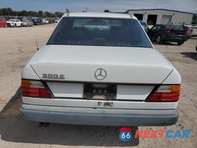 Zdjęcie 6 z 12 samochodu: 1987 MERCEDES-BENZ 300 E VIN:WDBEA30D4HA553388 - miniatura