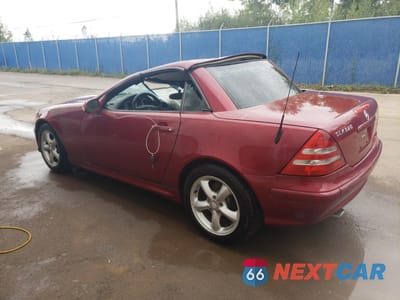 Drugie zdjęcie samochodu z przodu: 2001 MERCEDES-BENZ SLK 320 VIN:WDBKK65F81F195913 - miniatura