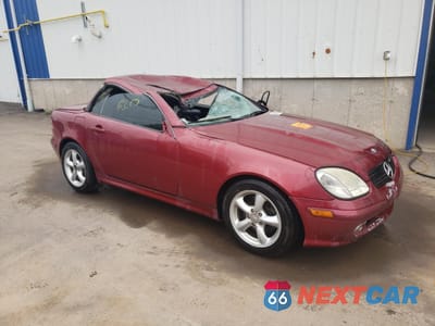 Czwarte zdjęcie samochodu z boku: 2001 MERCEDES-BENZ SLK 320 VIN:WDBKK65F81F195913 - miniatura