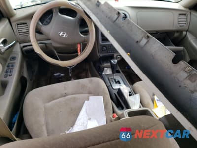 Zdjęcie 8 z 13 samochodu: 2003 HYUNDAI SONATA GL VIN:KMHWF25H23A860138 - miniatura