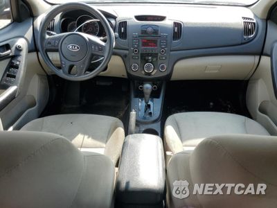 Zdjęcie 8 z 12 samochodu: 2010 KIA FORTE EX VIN:KNAFU4A28A5188533 - miniatura
