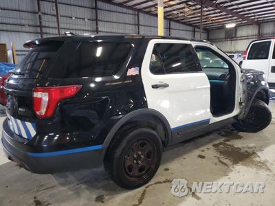 Trzecie zdjęcie samochodu z tyłu: 2016 FORD EXPLORER POLICE INTERCEPTOR VIN:1FM5K8AR2GGA19173 - miniatura