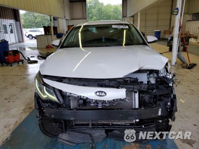 Piąte zdjęcie samochodu w środku: 2019 KIA OPTIMA LX VIN:5XXGT4L35KG282656 - miniatura