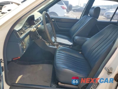 Zdjęcie 7 z 12 samochodu: 1987 MERCEDES-BENZ 300 E VIN:WDBEA30D4HA553388 - miniatura