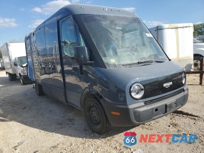 Czwarte zdjęcie samochodu z boku: 2022 RIVIAN EDV 700 VIN:7FCEHDB72NN000683 - miniatura