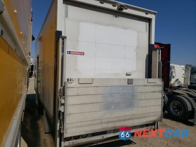 Drugie zdjęcie samochodu z przodu: 2018 ISUZU NPR HD VIN:54DC4W1C1JS809814 - miniatura