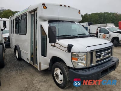 Czwarte zdjęcie samochodu z boku: 2017 FORD ECONOLINE E350 SUPER DUTY CUTAWAY VAN VIN:1FDEE3FS1HDC22113 - miniatura