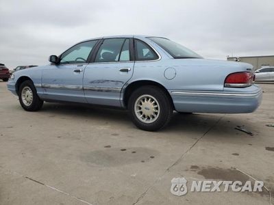 Drugie zdjęcie samochodu z przodu: 1997 FORD CROWN VICTORIA LX VIN:2FALP74W7VX226244 - miniatura