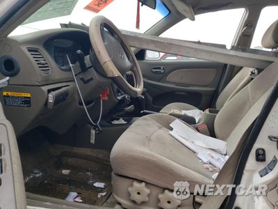 Zdjęcie 7 z 13 samochodu: 2003 HYUNDAI SONATA GL VIN:KMHWF25H23A860138 - miniatura