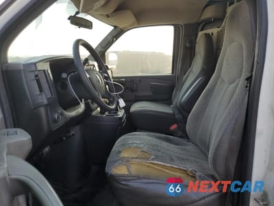 Zdjęcie 7 z 13 samochodu: 2009 GMC SAVANA G2500 VIN:1GTGG25C491109741 - miniatura