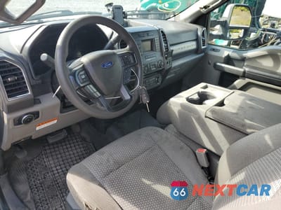 Zdjęcie 8 z 13 samochodu: 2017 FORD F550 SUPER DUTY VIN:1FDUF5GY7HDA02059 - miniatura