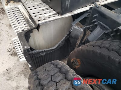 Zdjęcie 9 z 10 samochodu: 2019 VOLVO VN VNL VIN:4V4NC9EH3KN202728 - miniatura