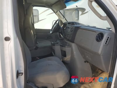 Zdjęcie 10 z 12 samochodu: 2016 FORD ECONOLINE E350 SUPER DUTY CUTAWAY VAN VIN:1FDWE3FL4GDC00716 - miniatura