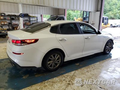 Trzecie zdjęcie samochodu z tyłu: 2019 KIA OPTIMA LX VIN:5XXGT4L35KG282656 - miniatura