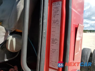 Zdjęcie 10 z 10 samochodu: 2005 VOLVO VN VNM VIN:4V4M19GF95N387577 - miniatura