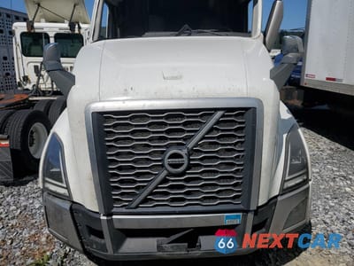 Zdjęcie 7 z 10 samochodu: 2020 VOLVO VN VNL VIN:4V4NC9EH9LN237100 - miniatura