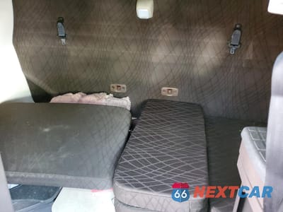 Zdjęcie 6 z 10 samochodu: 2015 VOLVO VN VNL VIN:4V4NC9EH5FN918262 - miniatura