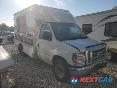 Czwarte zdjęcie samochodu z boku: 2016 FORD ECONOLINE E350 SUPER DUTY CUTAWAY VAN VIN:1FDWE3FL4GDC00716 - miniatura