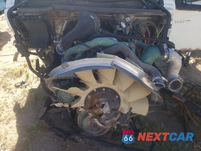 Zdjęcie 7 z 10 samochodu: 2020 VOLVO VN VNL VIN:4V4NC9EH3LN230563 - miniatura