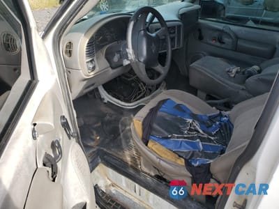 Zdjęcie 8 z 13 samochodu: 2004 CHEVROLET ASTRO VIN:1GCDM19X44B123449 - miniatura