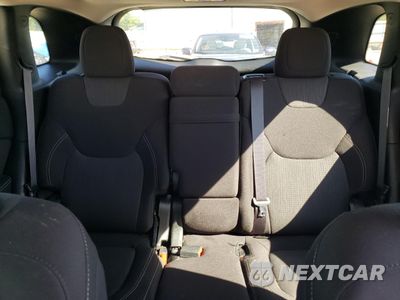 Zdjęcie 10 z 14 samochodu: 2016 JEEP CHEROKEE LATITUDE VIN:1C4PJMCB4GW334197 - miniatura