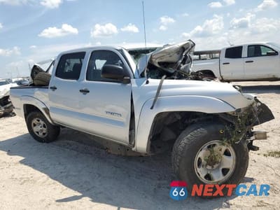 Czwarte zdjęcie samochodu z boku: 2009 TOYOTA TACOMA DOUBLE CAB PRERUNNER LONG BED VIN:3TMKU72N09M021522 - miniatura
