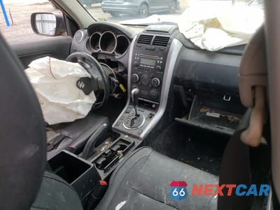 Zdjęcie 8 z 13 samochodu: 2011 SUZUKI GRAND VITARA JLX VIN:JS3TD0D78B4100014 - miniatura