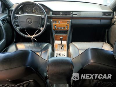 Zdjęcie 8 z 12 samochodu: 1991 MERCEDES-BENZ 300 E VIN:WDBEA30D3MB432100 - miniatura