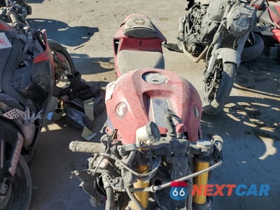 Piąte zdjęcie samochodu w środku: 2021 HONDA CBR600 RR VIN:JH2PC40J2MK700335 - miniatura