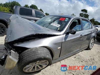 2011 BMW 328 I SULEV WBAPH5G51BNM76623 - główne zdjęcie licytacji z USA - miniatura