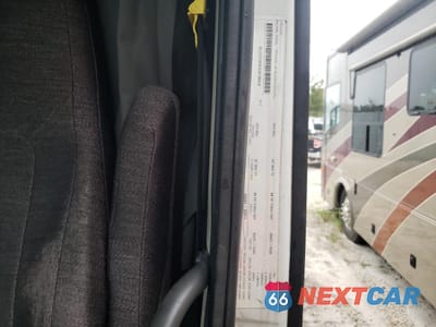 Zdjęcie 10 z 10 samochodu: 2019 VOLVO VN VNL VIN:4V4NC9EH3KN202728 - miniatura