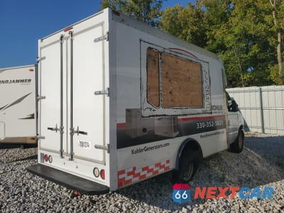 Trzecie zdjęcie samochodu z tyłu: 2016 FORD ECONOLINE E350 SUPER DUTY CUTAWAY VAN VIN:1FDWE3FL4GDC00716 - miniatura