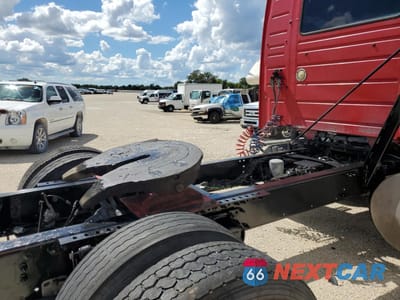 Zdjęcie 6 z 10 samochodu: 2005 VOLVO VN VNM VIN:4V4M19GF95N387577 - miniatura