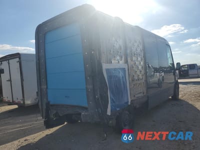 Trzecie zdjęcie samochodu z tyłu: 2022 RIVIAN EDV 700 VIN:7FCEHDB72NN000683 - miniatura