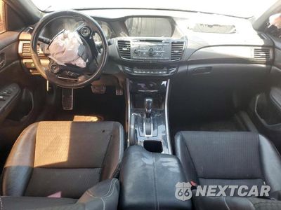 Zdjęcie 8 z 12 samochodu: 2016 HONDA ACCORD SPORT VIN:1HGCR2F55GA191468 - miniatura